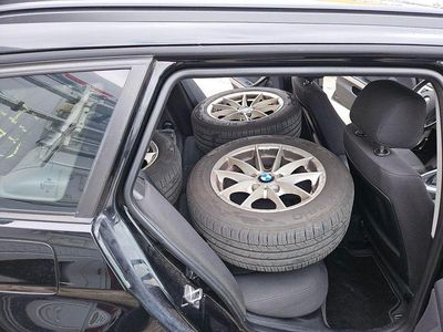 Gebraucht BMW 320 184 PS (135 kW) 2010 Schwarz Kombi