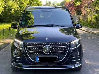 Gebraucht Mercedes V300 Avantgarde 237 PS (174 kW) 2025 Schwarz Van / Kleinbus