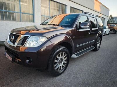 Used Nissan Pathfinder 231 HP (169 kW) 2011 Black SUV