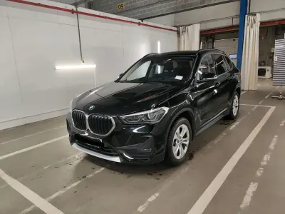 Używany BMW X1 Advantage 220 KM (161 kW) 2021 Czarny SUV