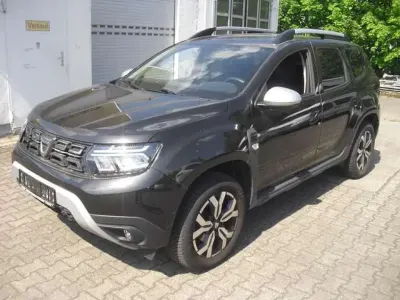 Gebraucht Dacia Duster Prestige 150 PS (110 kW) 2022 Perlmuttschwarz (metallic) SUV
