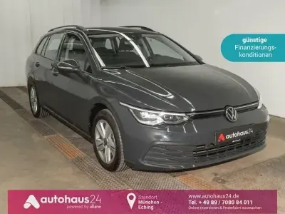 Second-hand VW Golf VIII Life 150 CP (110 kW) 2022 Gri Break