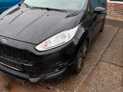 Gebraucht Ford Fiesta 140 PS (102 kW) 2016 Schwarz Coupé