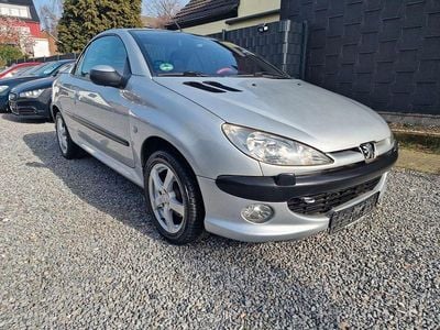 Gebraucht Peugeot 206 CC Platinum 109 PS (80 kW) 2002 Silber Cabrio