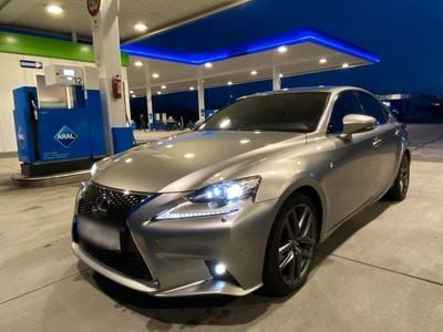 Lexus IS300h