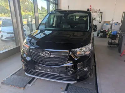 Gebraucht Opel Combo Edition 131 PS (96 kW) 2023 Schwarz Van / Kleinbus