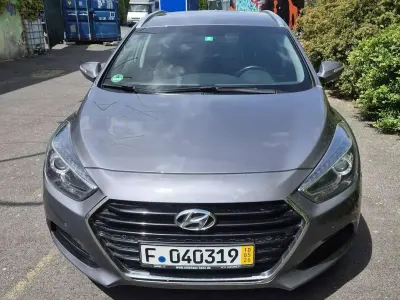 Gebraucht Hyundai i40 Premium 177 PS (130 kW) 2018 Grau Kombi
