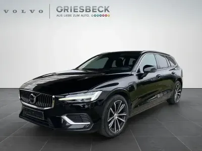 Używany Volvo V60 Core 398 KM (292 kW) 2022 Czarny Kombi