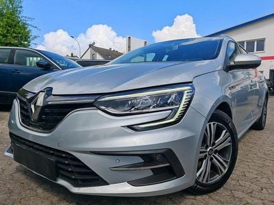 Begagnad Renault Mégane IV 116 HK (85 kW) 2023 Grå Sedan