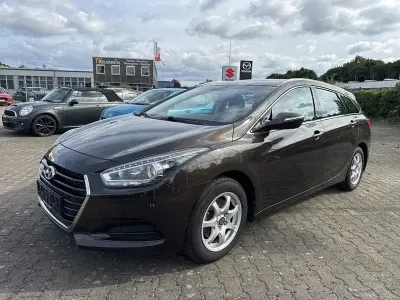 Second-hand Hyundai i40 Classic 135 CP (99 kW) 2016 Maro Berlinǎ