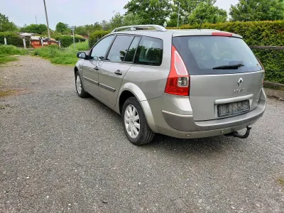Używany Renault Mégane 131 KM (96 kW) 2007 Brązowy Sedan/Limuzyna