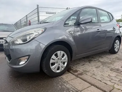 Gebraucht Hyundai ix20 Edition 90 PS (66 kW) 2015 Grau Kleinwagen