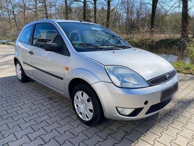 Gebraucht Ford Fiesta 68 PS (50 kW) 2004 Silber Kleinwagen
