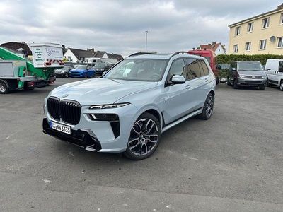 Gebraucht BMW X7 M Sport 352 PS (258 kW) 2024 Grau SUV