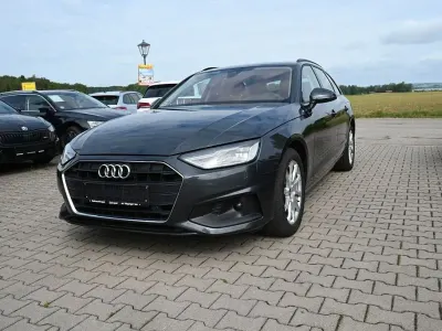Używany Audi A4 163 KM (119 kW) 2023 Szary Kombi