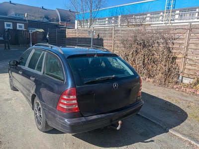 Gebraucht Mercedes C220 150 PS (110 kW) 2007 Blau Kombi