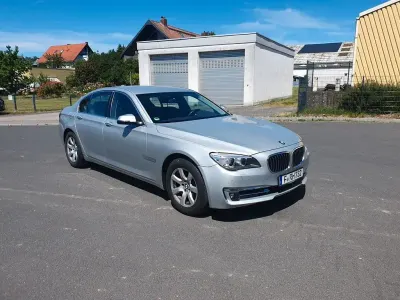 Gebraucht BMW 730 258 PS (189 kW) 2012 Glaciersilber metallic Limousine