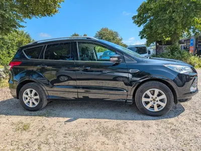 Gebraucht Ford Kuga Individual 179 PS (131 kW) 2015 Schwarz SUV