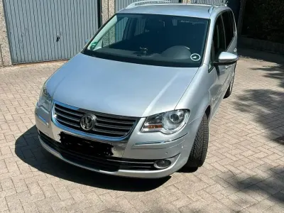 Gebraucht VW Touran 140 PS (102 kW) 2010 Silber Van / Kleinbus
