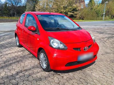 Gebraucht Toyota Aygo 68 PS (50 kW) 2006 Rot Kleinwagen