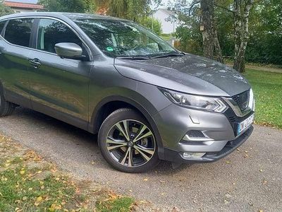 Gebraucht Nissan Qashqai N-Connecta 163 PS (119 kW) 2017 Grau SUV