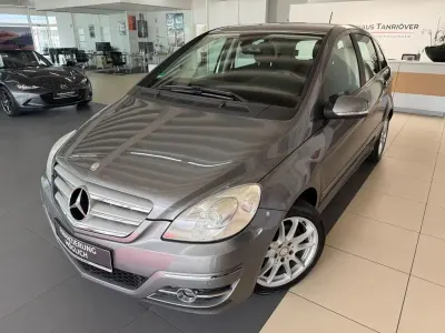Gebraucht Mercedes B200 136 PS (100 kW) 2010 Grau Van / Kleinbus