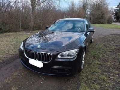 Gebraucht BMW 750 M Sport 435 PS (319 kW) 2014 Schwarz Limousine