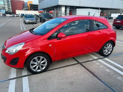 Gebraucht Opel Corsa Edition 69 PS (50 kW) 2013 Rot Kleinwagen