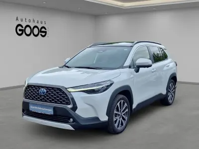 Gebraucht Toyota Corolla Cross Lounge 197 PS (144 kW) 2023 Platinum white pearl mc. SUV