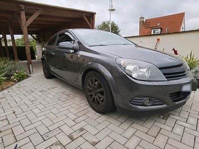 Usata Opel Astra GTC 90 CV (66 kW) 2008 Grigio Coupé