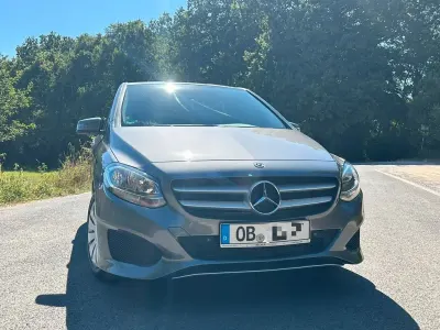 Gebraucht Mercedes B180 122 PS (89 kW) 2018 Grau Kleinwagen