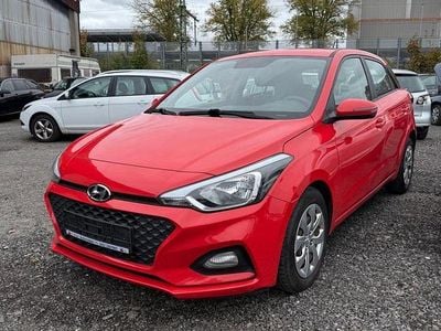 Gebraucht Hyundai i20 Pure 75 PS (55 kW) 2018 Rot Kleinwagen