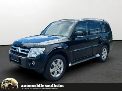 Gebraucht Mitsubishi Pajero Intense 170 PS (125 kW) 2009 Schwarz SUV