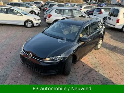 Gebraucht VW Golf VII Trendline 110 PS (80 kW) 2015 Schwarz Kombi