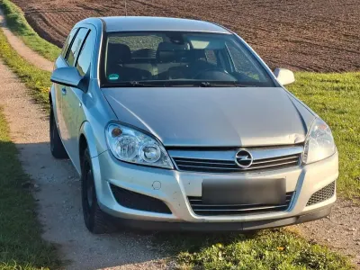 Używany Opel Astra Innovation 110 KM (80 kW) 2010 Srebrny Kombi