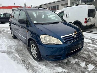 Blau Gebraucht 2004 Toyota Avensis Verso Van / Kleinbus | 4.500 €