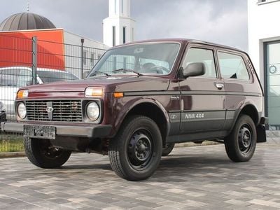 Rot Gebraucht 2010 Lada niva SUV | 5.900 € (Etwas zu teuer)