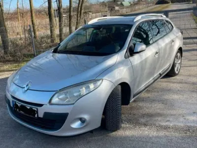 Gebraucht Renault Mégane GrandTour Dynamique 102 PS (75 kW) 2010 Silber Kombi