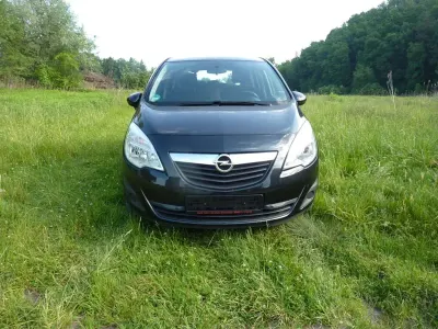 Gebraucht Opel Meriva Active 120 PS (88 kW) 2013 Schwarz Van / Kleinbus