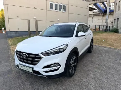 Gebraucht Hyundai Tucson Intro Edition 136 PS (100 kW) 2015 Weiß SUV