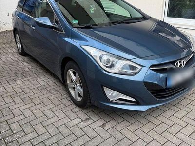 Gebraucht Hyundai i40 136 PS (100 kW) 2011 Blau Kombi