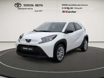 Gebraucht Toyota Aygo X Business Edition 72 PS (52 kW) 2024 Schneeweiß SUV