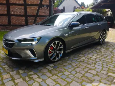 Gebraucht Opel Insignia 230 PS (169 kW) 2020 Licht grau m2 Kombi