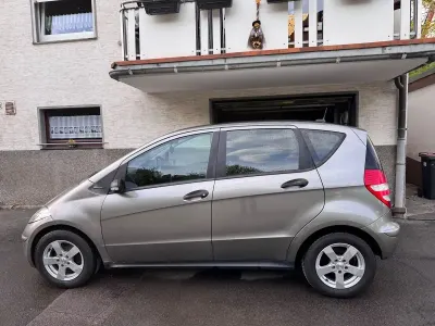 Usata Mercedes A170 116 CV (85 kW) 2004 Oro Utilitaria