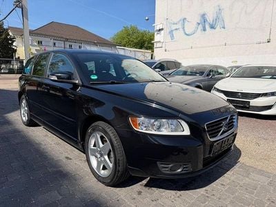 Second-hand Volvo V50 Momentum 145 CP (106 kW) 2008 Negru Break