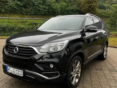 Gebraucht SsangYong Rexton 181 PS (133 kW) 2019 Schwarz SUV