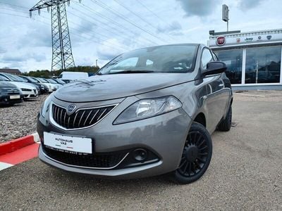 Gebraucht Lancia Ypsilon Silver 69 PS (50 kW) 2023 Grau Kleinwagen