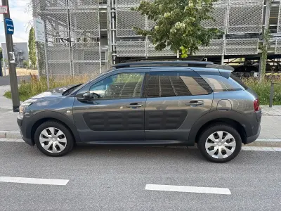 Gebraucht Citroën C4 Cactus 99 PS (72 kW) 2016 Schwarz Kleinwagen