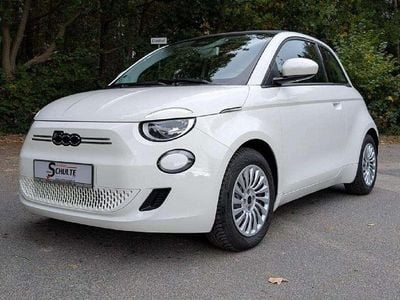 Second-hand Fiat 500e Basis 86 kW (118 CP) 2023 Alb Cabrio