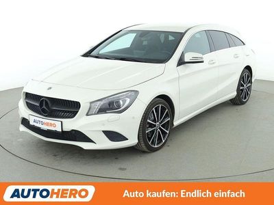 Gebraucht Mercedes CLA200 Shooting Brake Urban 156 PS (114 kW) 2015 Weiß Kombi